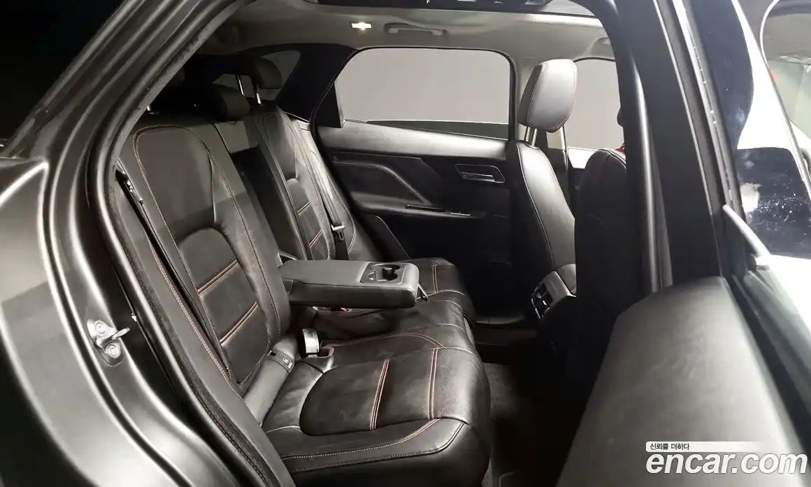 Jaguar F-Pace 2019 2.0 гидро в Москве № 1351099, фото 17