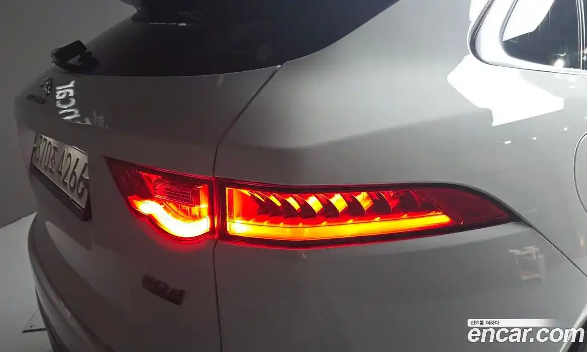Jaguar F-Pace 2019 2.0 гидро в Москве № 1351099, фото 9