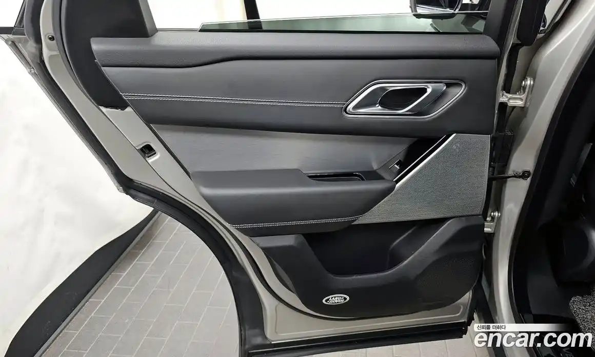 Land Rover Range-Rover Velar 2019 3.0 гидро в Москве № 1405076, фото 15
