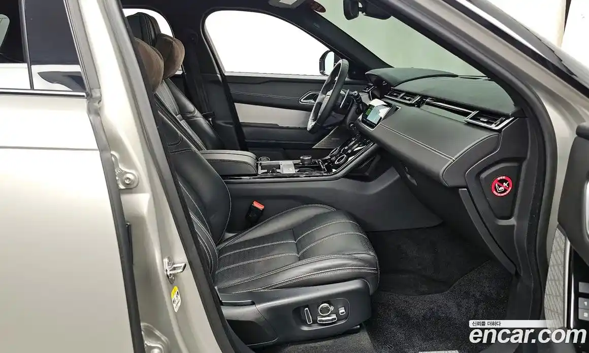 Land Rover Range-Rover Velar 2019 3.0 гидро в Москве № 1405076, фото 17