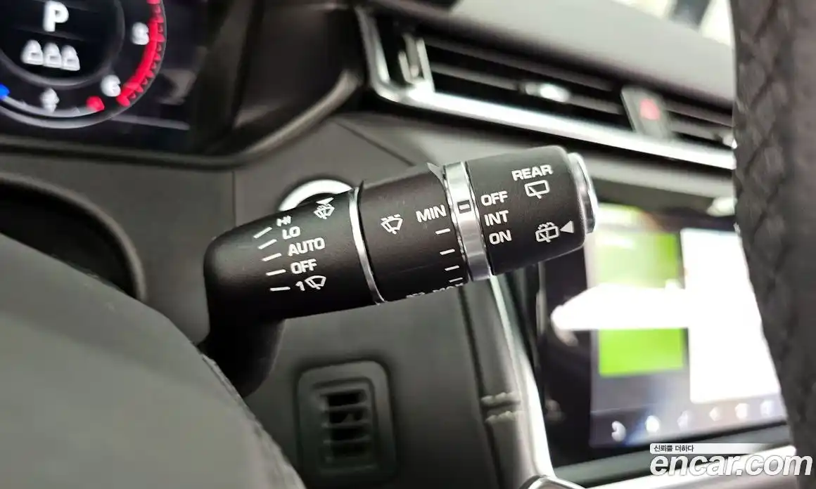 Land Rover Range-Rover Velar 2019 3.0 гидро в Москве № 1405076, фото 30