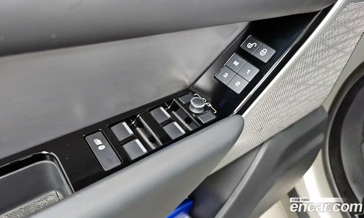 Land Rover Range-Rover Velar 2019 3.0 гидро в Москве № 1405076, фото 35