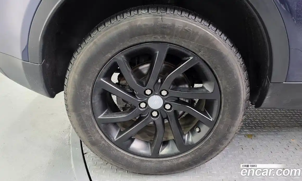 Land Rover Discovery Sport 2017 2.0 гидро в Москве № 1405178, фото 5