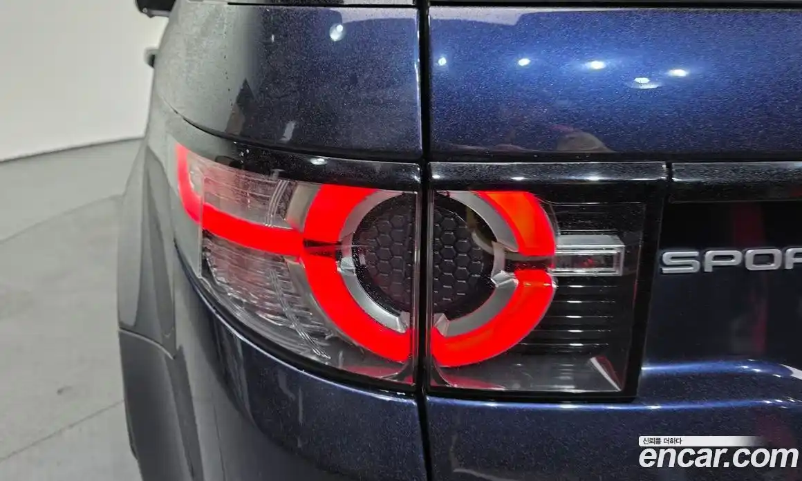 Land Rover Discovery Sport 2017 2.0 гидро в Москве № 1405178, фото 9