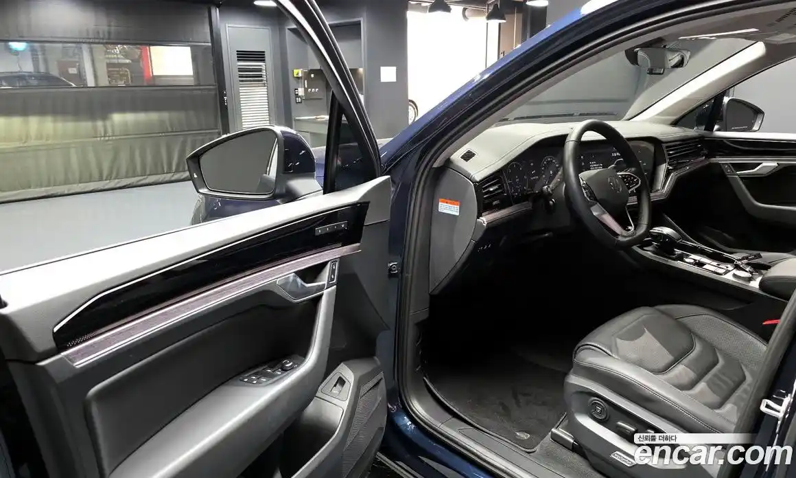 Volkswagen Touareg 2023 3.0 гидро в Москве № 1405490, фото 13