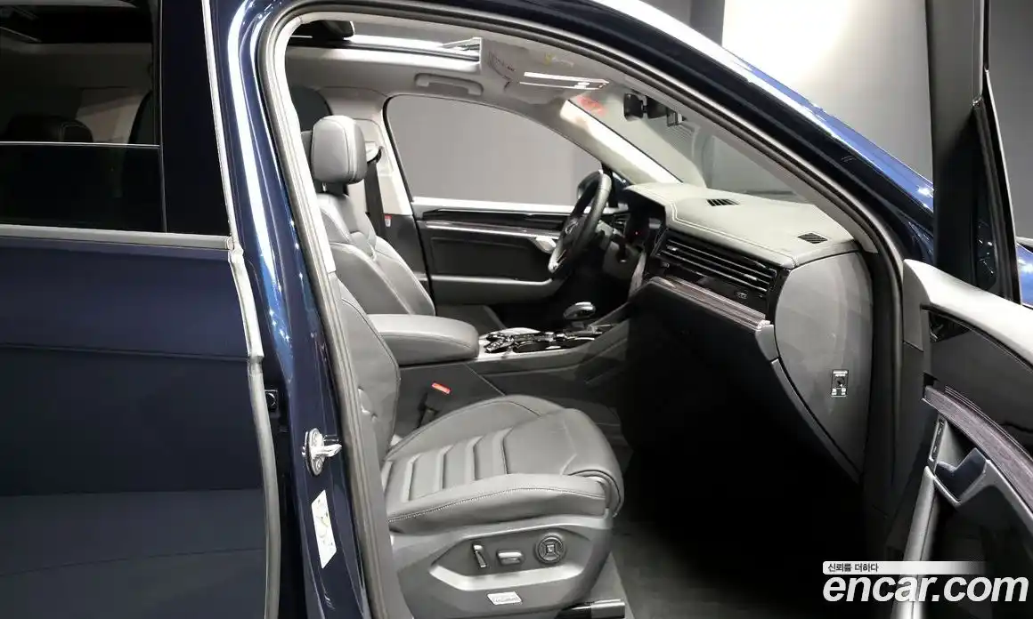Volkswagen Touareg 2023 3.0 гидро в Москве № 1405490, фото 18