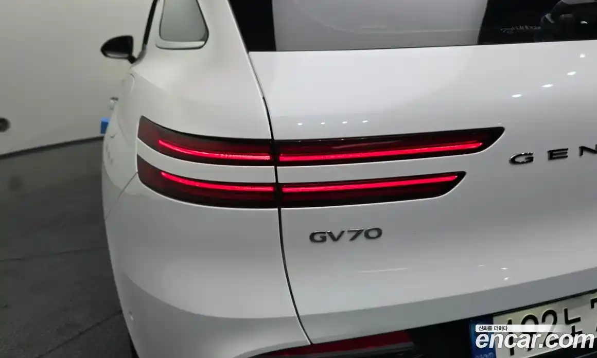Genesis GV70 2023 2.5 гидро в Москве № 1538875, фото 9