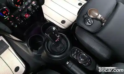 Mini Cooper Convertible 2024 1.5 гидро в Москве № 1547938, миниатюра 11
