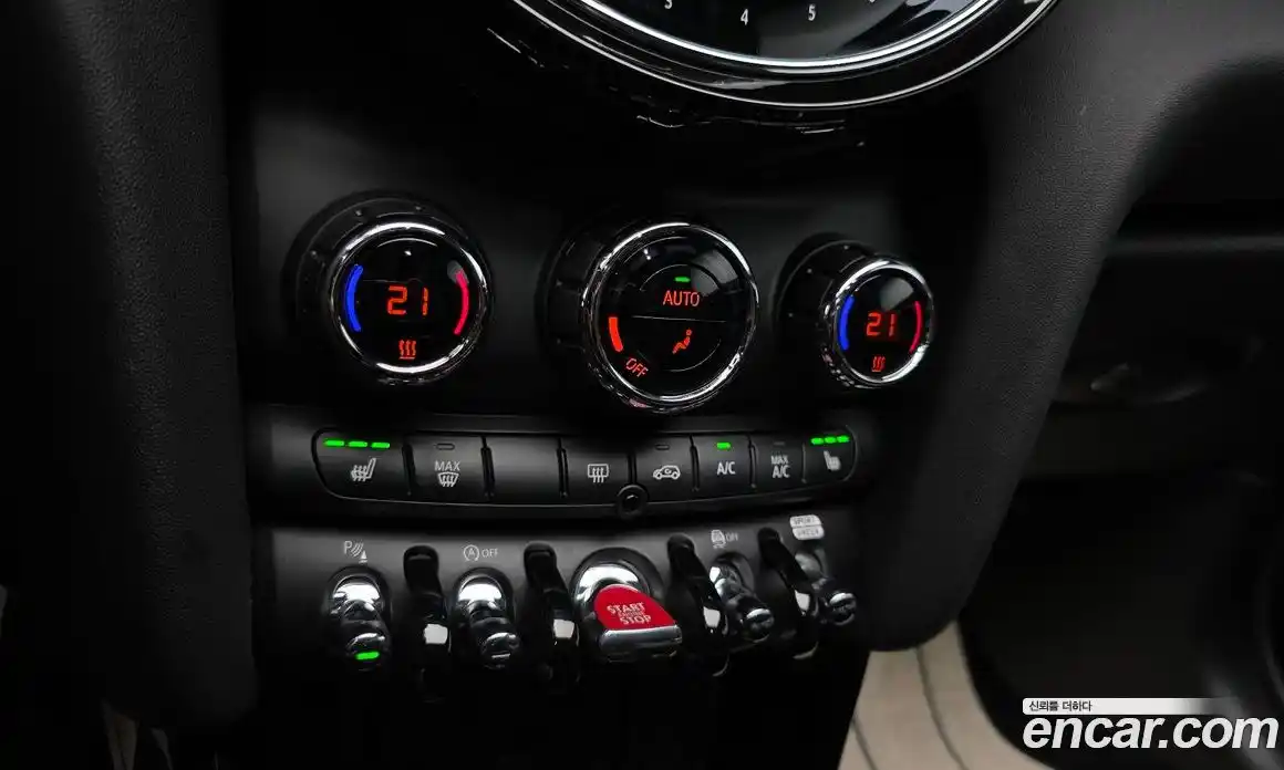Mini Cooper Convertible 2024 1.5 гидро в Москве № 1547938, фото 21