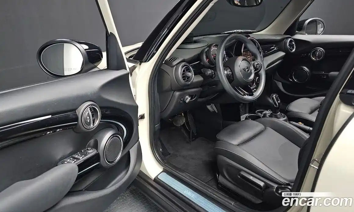 Mini Cooper 2020 1.5 гидро в Москве № 1548100, фото 19