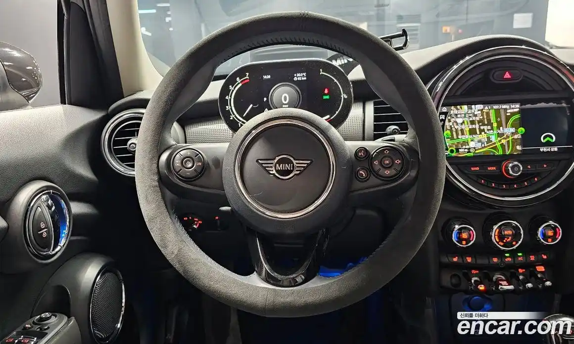 Mini Cooper 2021 1.5 гидро в Москве № 1548337, фото 19