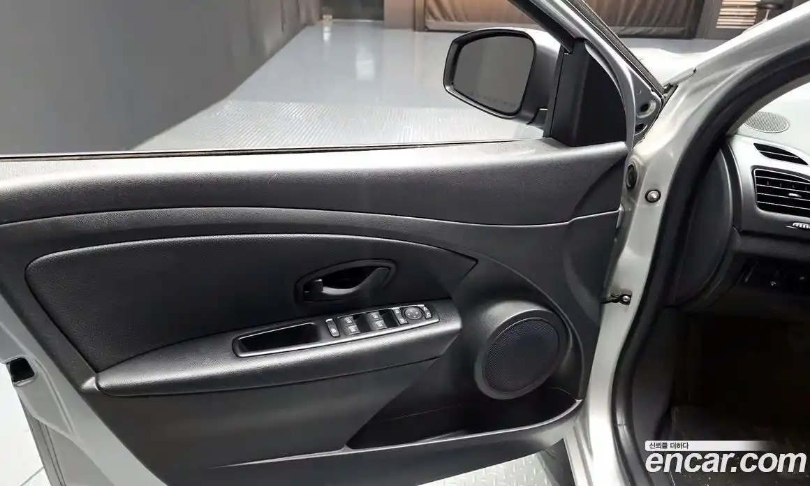 Renault SM3 2018 1.6 гидро в Москве № 1615119, фото 14