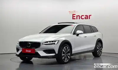 Volvo V60, 2023