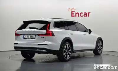 Volvo V60 2023 2.0 гидро в Москве № 1618495, миниатюра 2