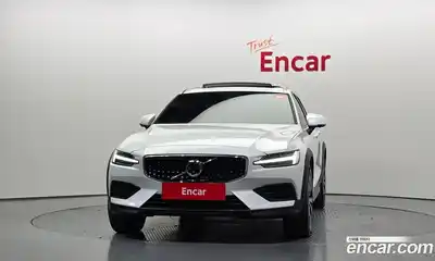 Volvo V60 2023 2.0 гидро в Москве № 1618495, миниатюра 3