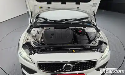Volvo V60 2023 2.0 гидро в Москве № 1618495, миниатюра 6