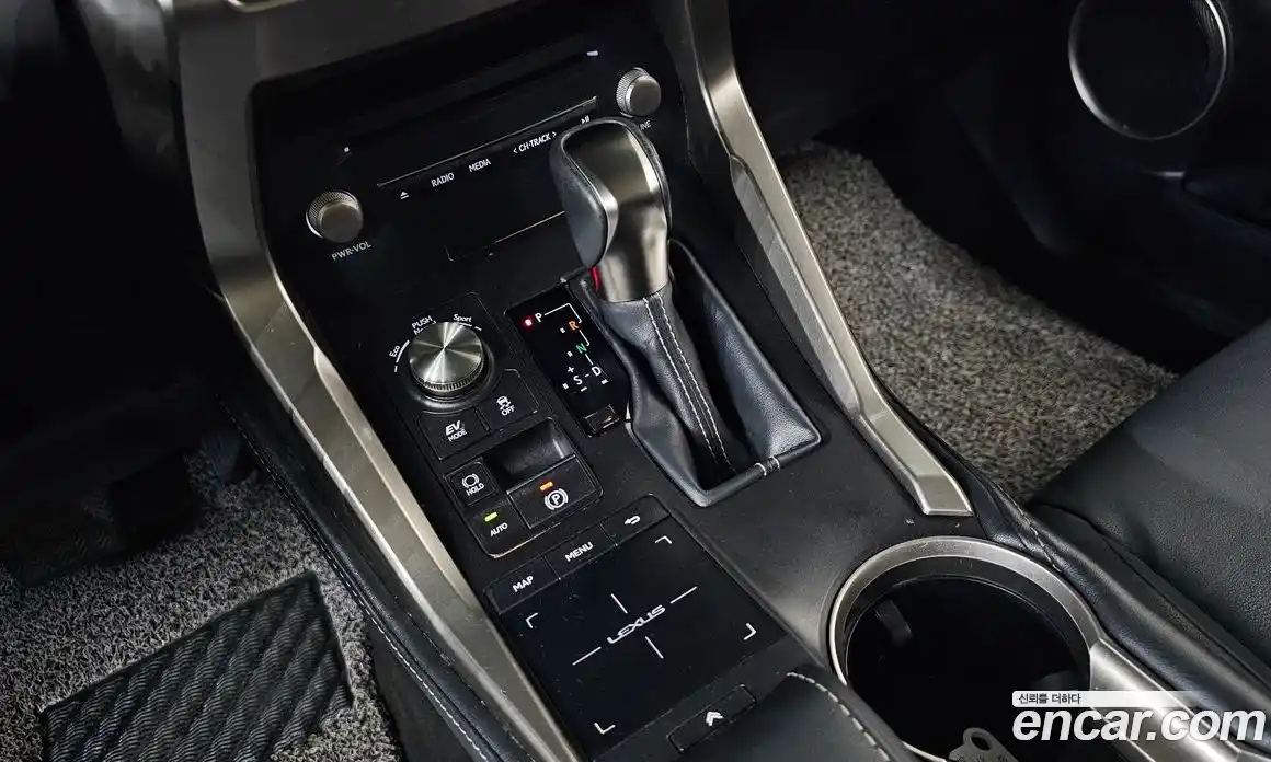 Lexus NX 2018 2.5 гидро в Москве № 1622832, фото 12