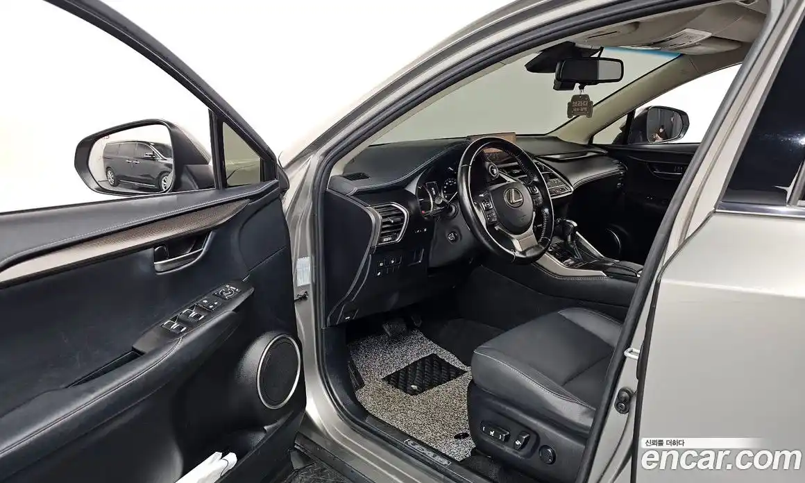 Lexus NX 2018 2.5 гидро в Москве № 1622832, фото 13