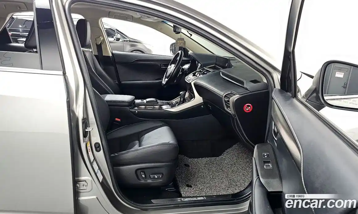 Lexus NX 2018 2.5 гидро в Москве № 1622832, фото 17
