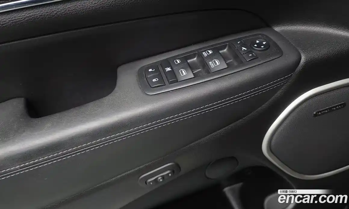 Jeep Cherokee 2019 3.6 гидро в Москве № 1624114, фото 23