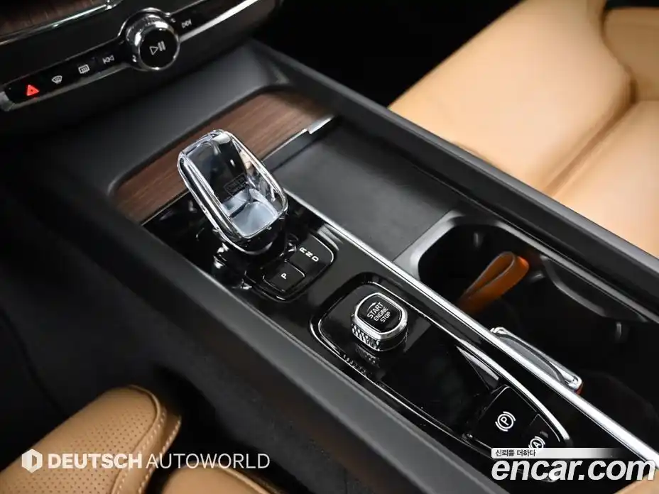 Volvo XC60 2023 2.0 гидро в Москве № 164299, фото 9