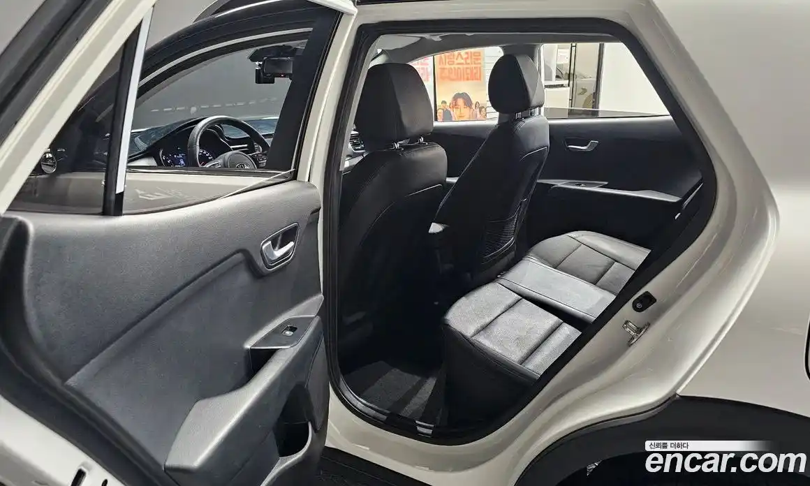 Kia Stonic 2019 1.4 гидро в Москве № 1684959, фото 17