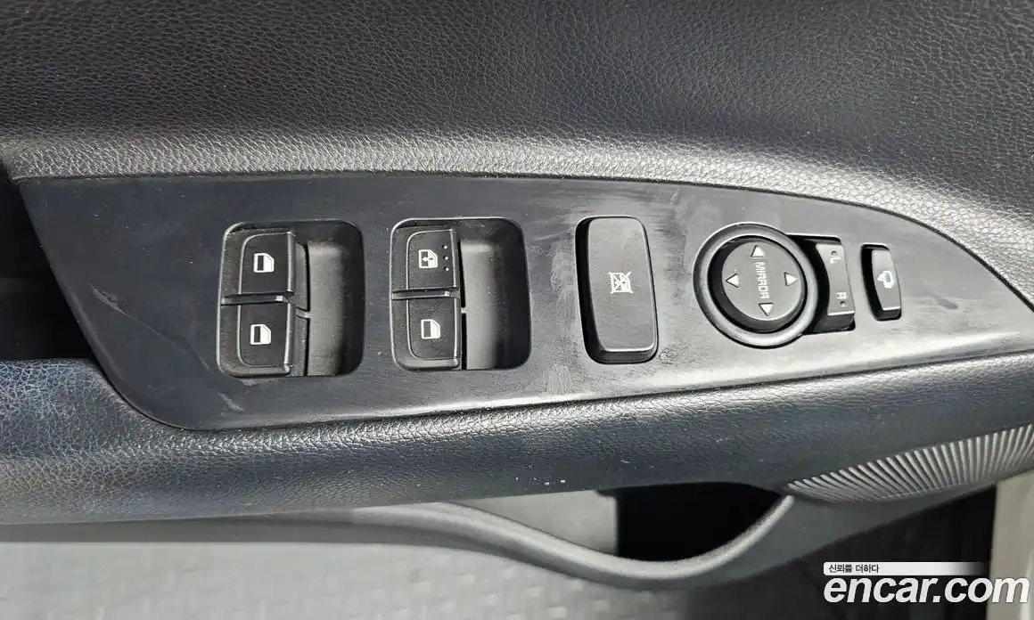 Kia Stonic 2019 1.4 гидро в Москве № 1684959, фото 20