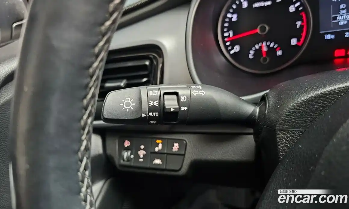 Kia Stonic 2019 1.4 гидро в Москве № 1684959, фото 22
