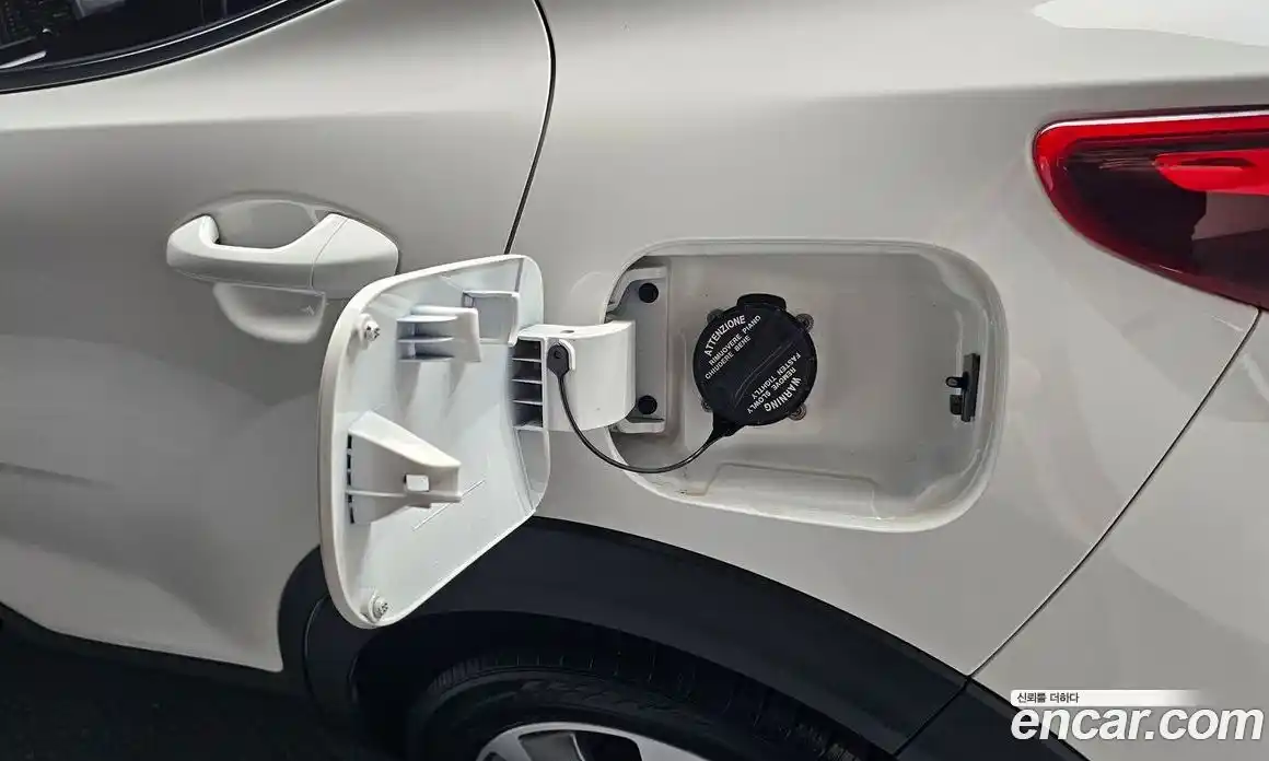 Kia Stonic 2019 1.4 гидро в Москве № 1684959, фото 30