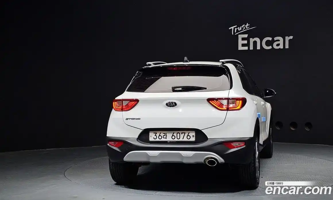 Kia Stonic 2019 1.4 гидро в Москве № 1684959, фото 4