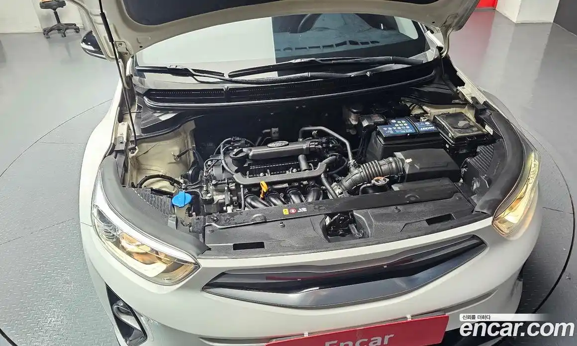Kia Stonic 2019 1.4 гидро в Москве № 1684959, фото 6