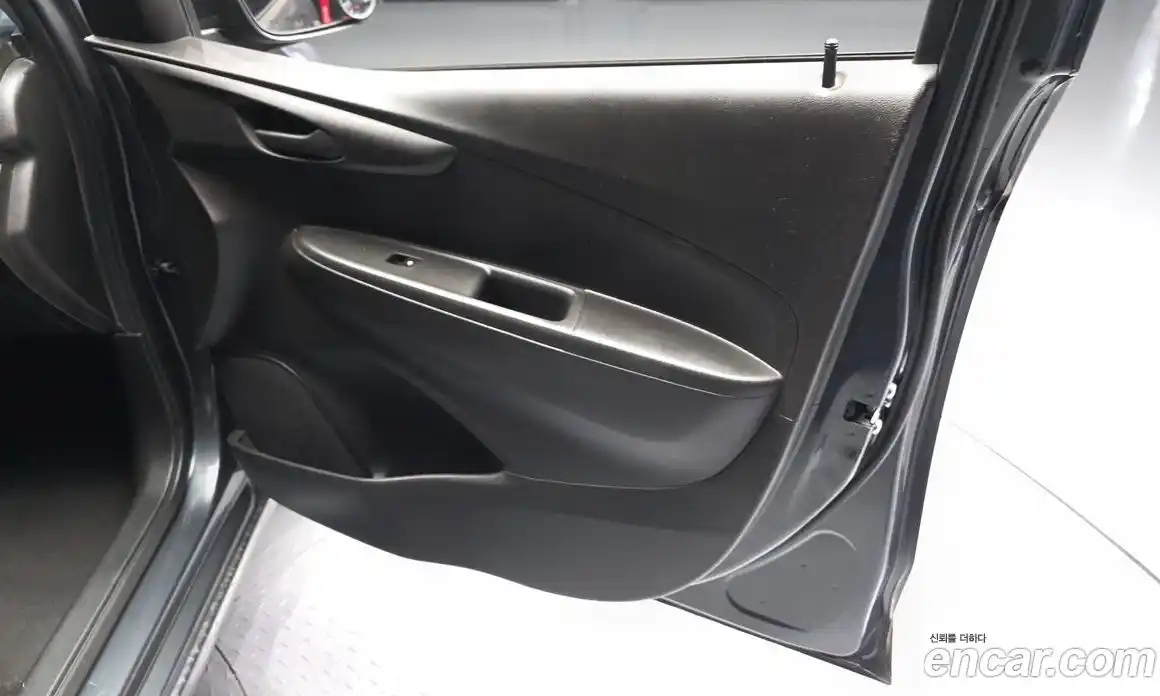 Chevrolet Spark 2018 1.0 гидро в Москве № 1687542, фото 14