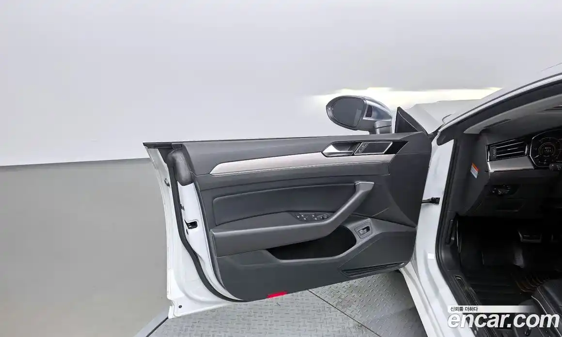 Volkswagen Arteon 2019 2.0 гидро в Москве № 1693289, фото 14