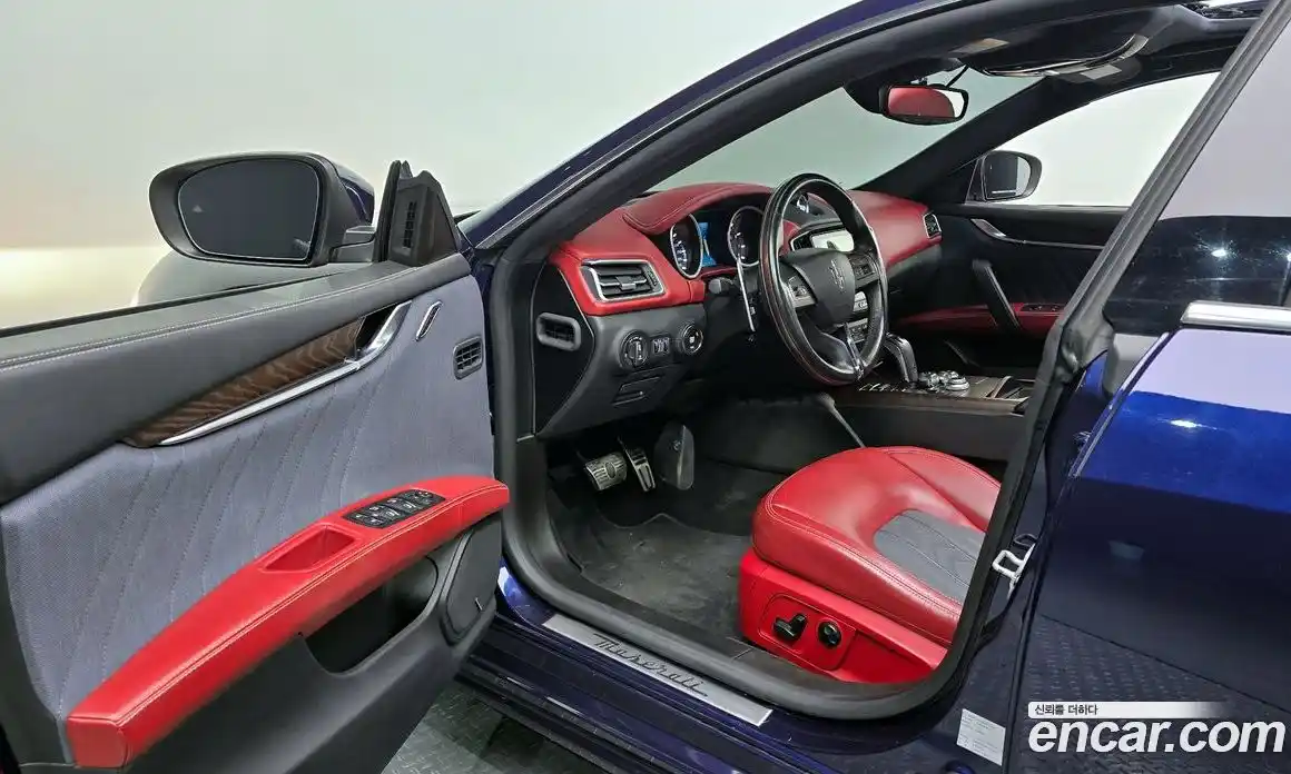 Maserati Ghibli 2019 3.0 гидро, фото 13