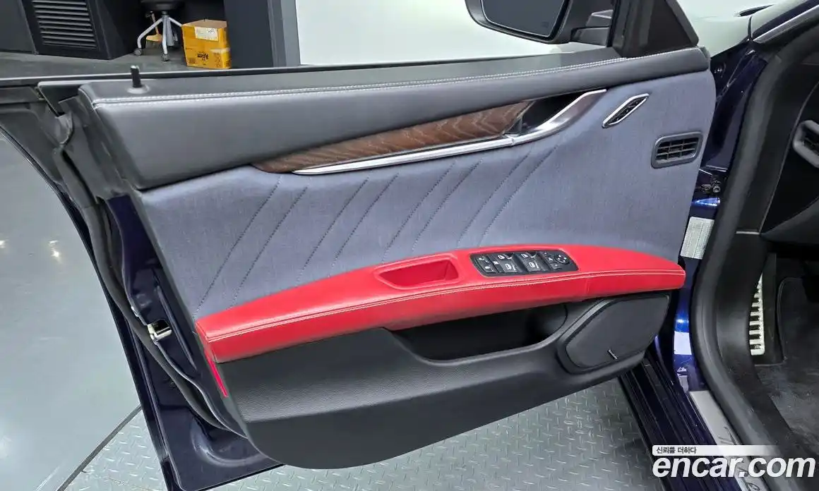 Maserati Ghibli 2019 3.0 гидро, фото 14