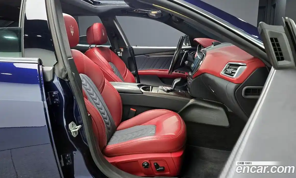 Maserati Ghibli 2019 3.0 гидро, фото 17