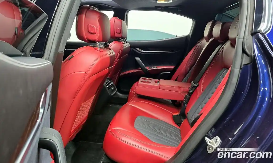Maserati Ghibli 2019 3.0 гидро, фото 18