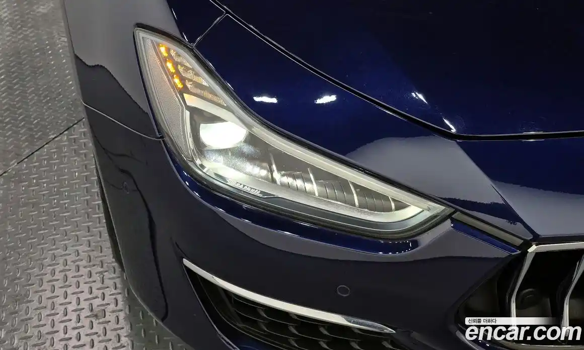 Maserati Ghibli 2019 3.0 гидро, фото 8