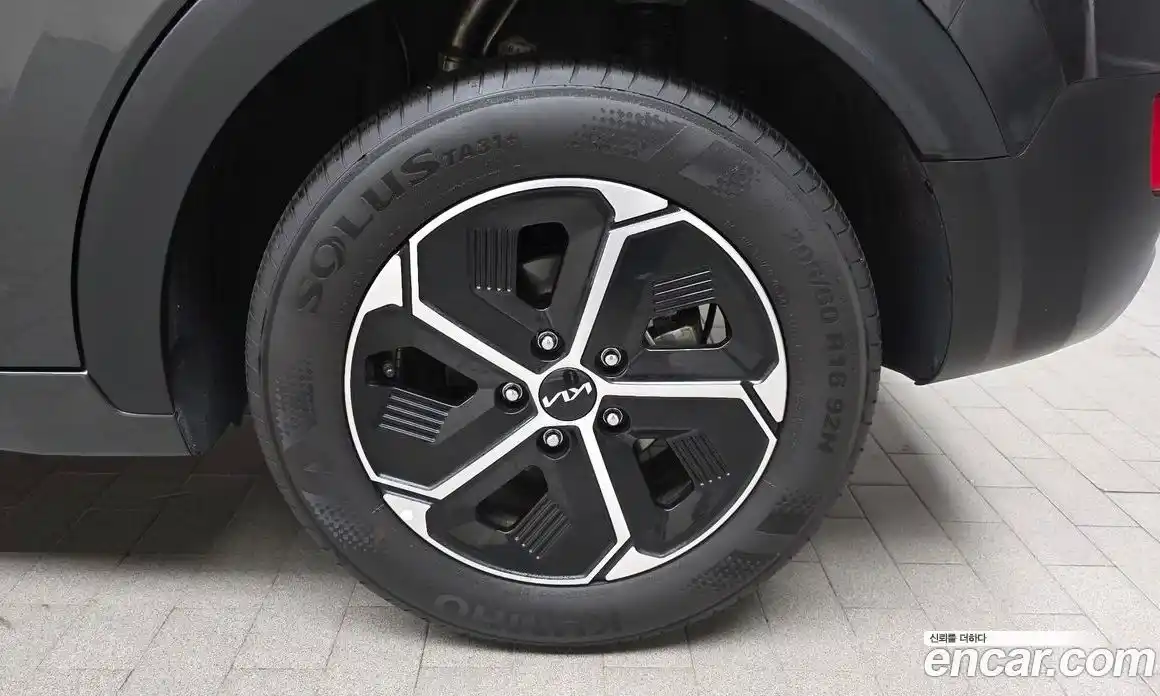 Kia Niro 2024 1.6 гидро в Москве № 1758538, фото 7