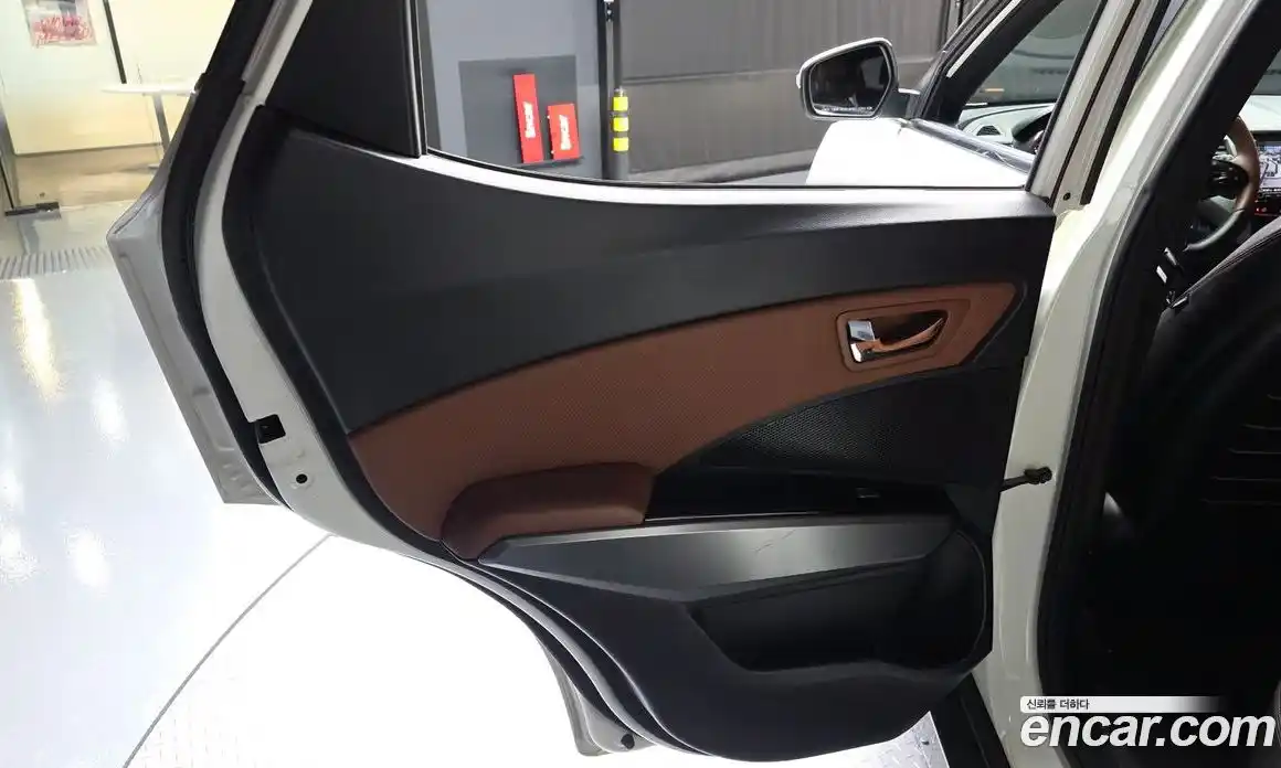 SsangYong TIBOLI 2018 1.6 гидро в Москве № 1759307, фото 15