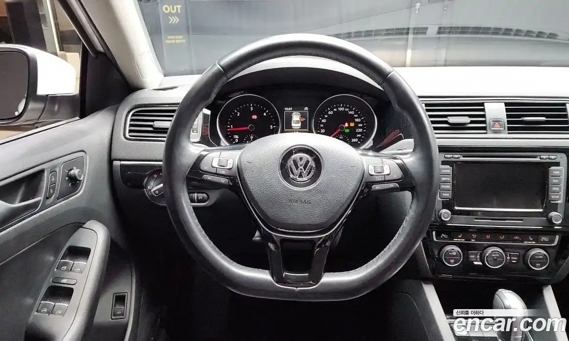 Volkswagen Jetta 2015 2.0 гидро в Москве № 176974, фото 13