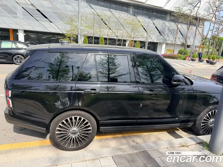 Land Rover Range-Rover 2018 4.4 гидро в Москве № 1837368, фото 10
