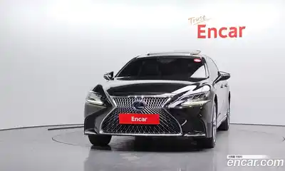 Lexus LS 2019 3.5 гидро в Москве № 1837953, миниатюра 3