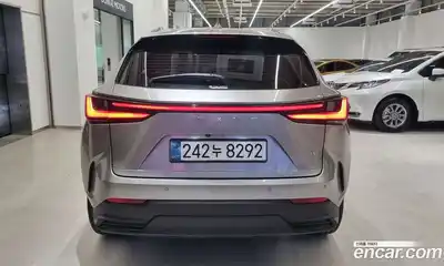 Lexus NX 2025 2.5 вариатор в Москве № 1837991, миниатюра 4