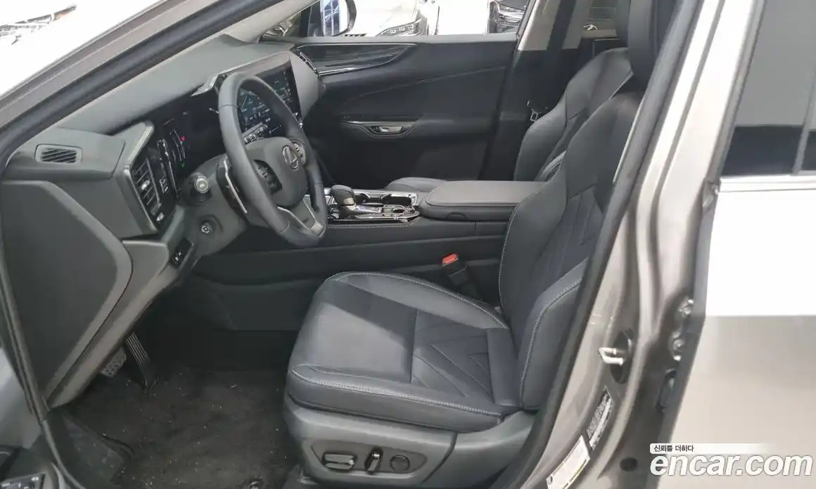 Lexus NX 2025 2.5 вариатор в Москве № 1837991, фото 10