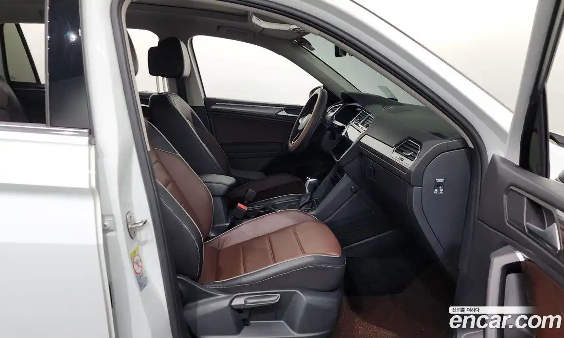 Volkswagen Tiguan 2022 2.0 гидро в Москве № 1838078, фото 16