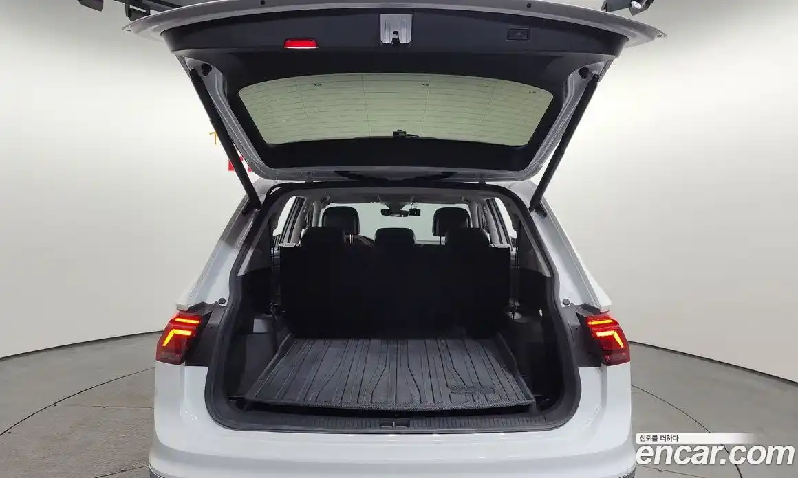 Volkswagen Tiguan 2022 2.0 гидро в Москве № 1838078, фото 26