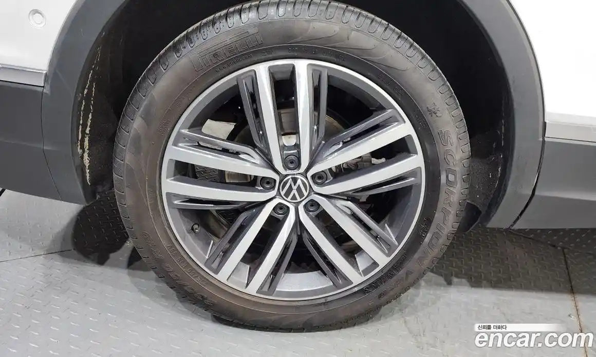 Volkswagen Tiguan 2022 2.0 гидро в Москве № 1838078, фото 5