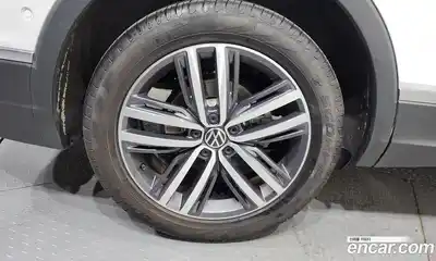 Volkswagen Tiguan 2022 2.0 гидро в Москве № 1838078, миниатюра 5
