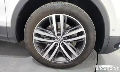 Volkswagen Tiguan 2022 2.0 гидро в Москве № 1838078, миниатюра 7